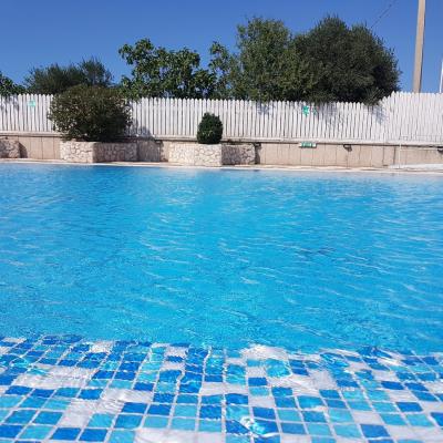 Piscina a sfioro